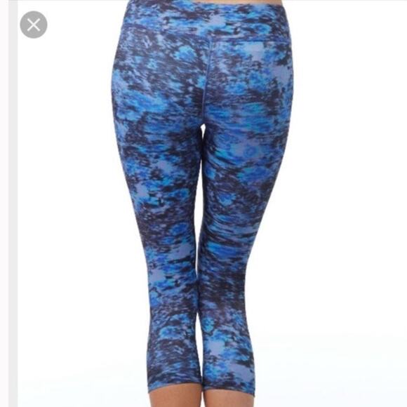 Beyond Yoga Tie Dye Cropped Capri Leggings Black And Bright Blue Size Small - Picture 2 of 7